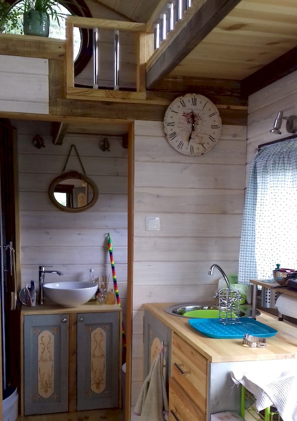 La TinyHouse de Brigitte : Cuisine et Salle de Bain